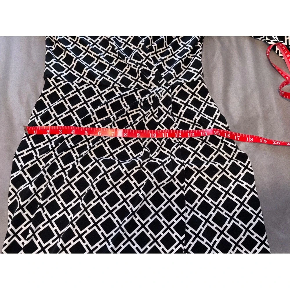 White House Black Market Faux Wrap Dress Black White Geometric 3/4 Sleeve Size 2